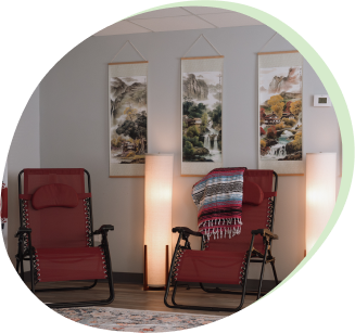 What are the benefits of community acupuncture?